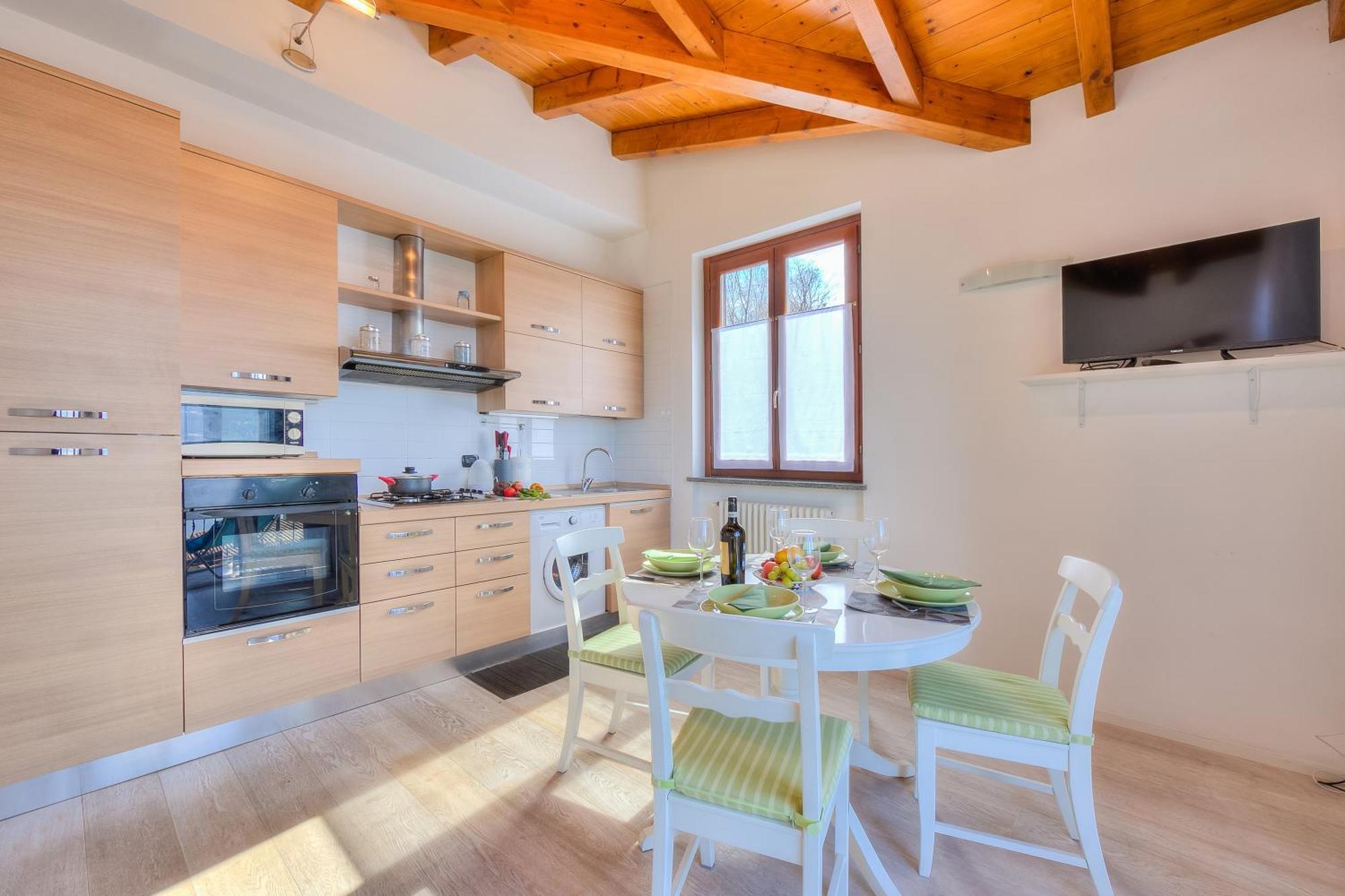 La Brezza Del Maggiore With View - Happy Apartment Laveno-Mombello